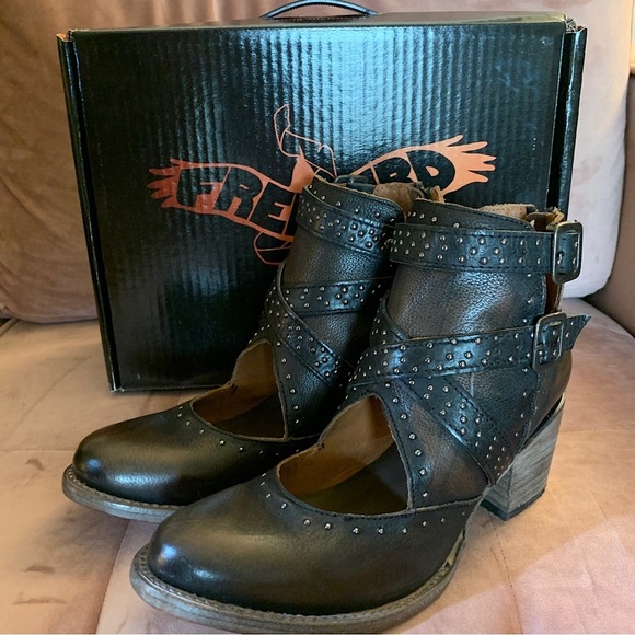 NWB Freebird Saphire Boots 8, Black - Picture 3 of 13